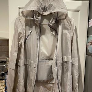 Saks Fifth Avenue packable rain coat S